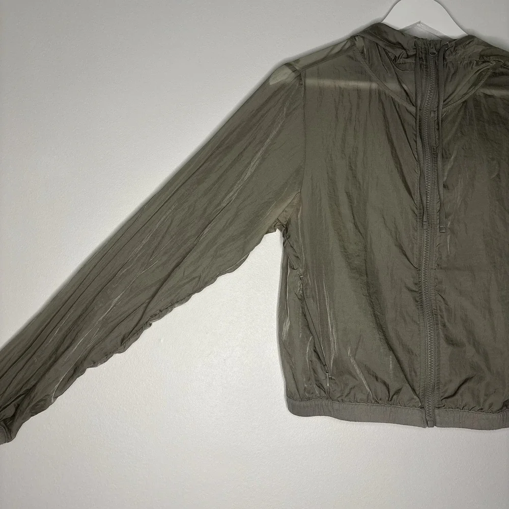 Alo‎ Yoga Women's Green Nylon Hooded Windbreaker Full Zip Cropped Jacket Small